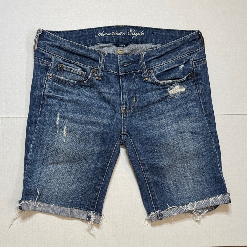 American Eagle Women Distressed Shorts Denim Bermuda Medium Wash Blue Size 2